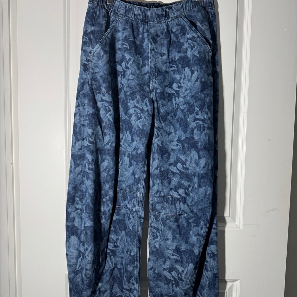 GAP Printed Pull-On Barrel Jeans — Size Small (Fits Like Medium)